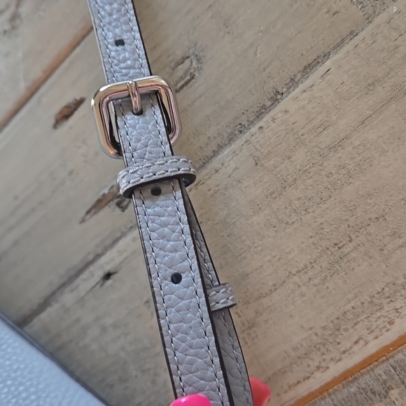 Kate Spade Light Gray Hanna Southport Avenue Crossbody Pebble Leather Bag - Picture 4 of 17